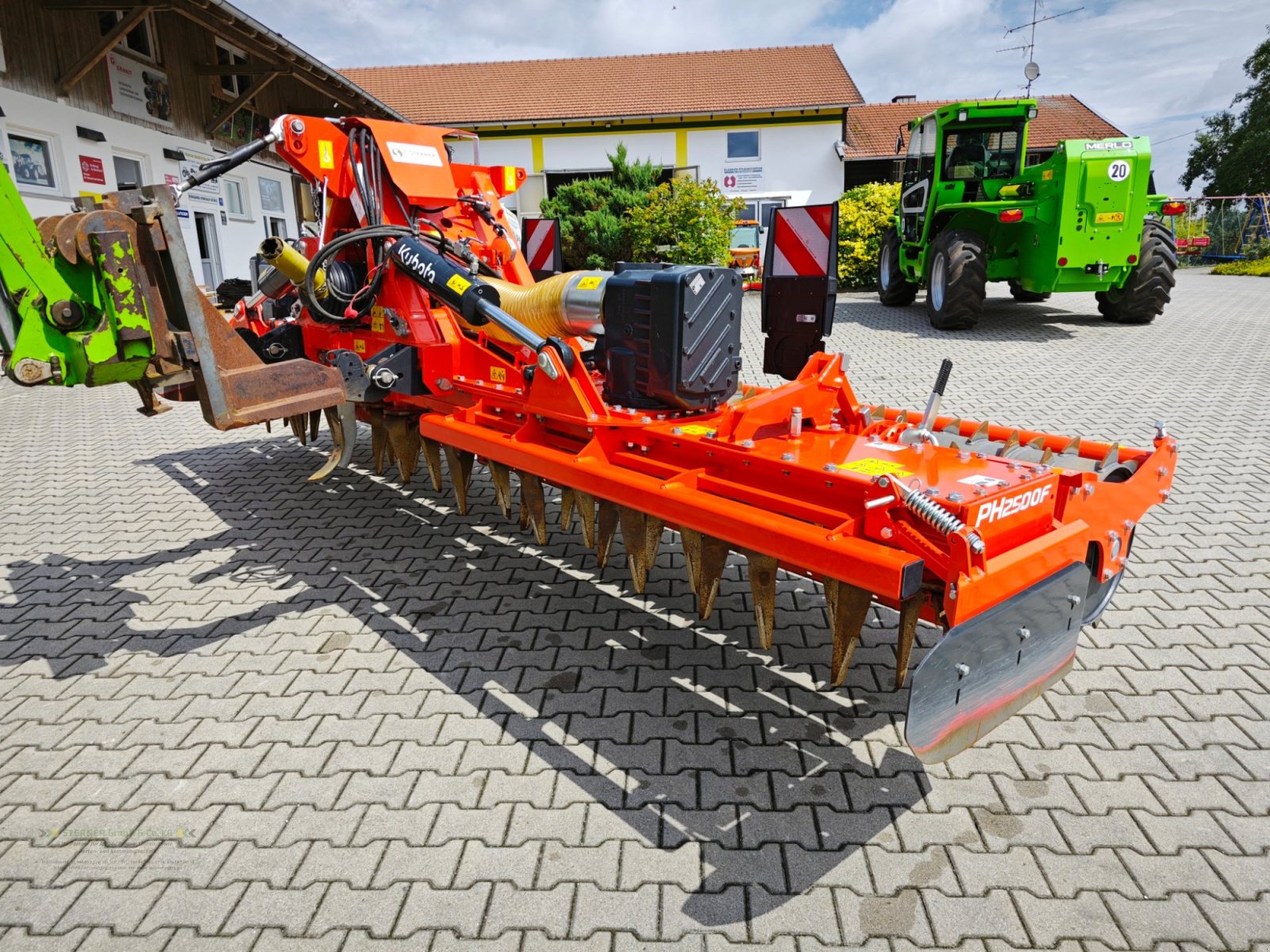 Kreiselegge Türe ait Kubota Kubota Kreiselegge PH2500F(Kverneland NG-H 101 F30)/5 m Vorführer, Gebrauchtmaschine içinde Eging am See (resim 7)