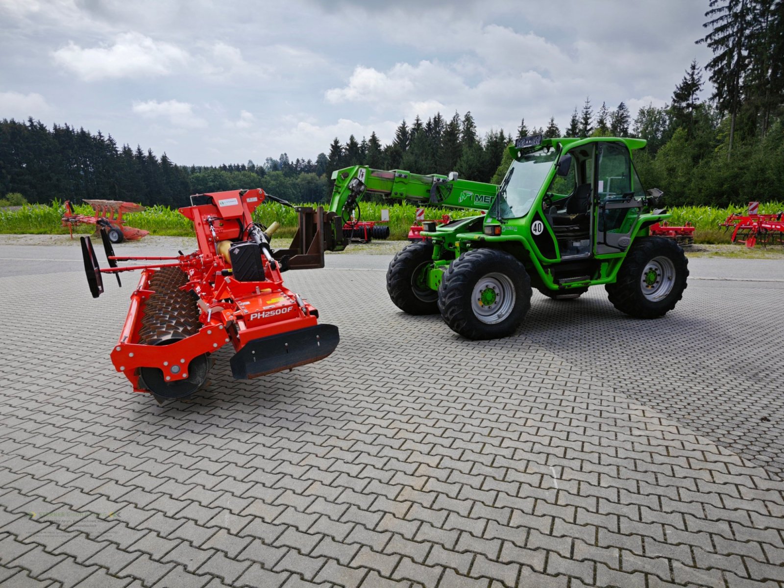 Kreiselegge Türe ait Kubota Kubota Kreiselegge PH2500F(Kverneland NG-H 101 F30)/5 m Vorführer, Gebrauchtmaschine içinde Eging am See (resim 11)