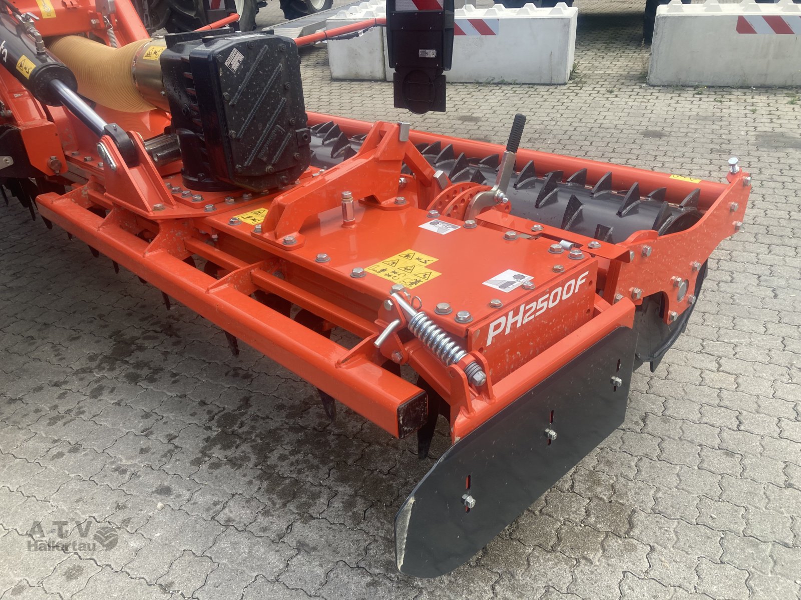 Kreiselegge des Typs Kubota PH 2500F, Neumaschine in Schweitenkirchen (Bild 4)