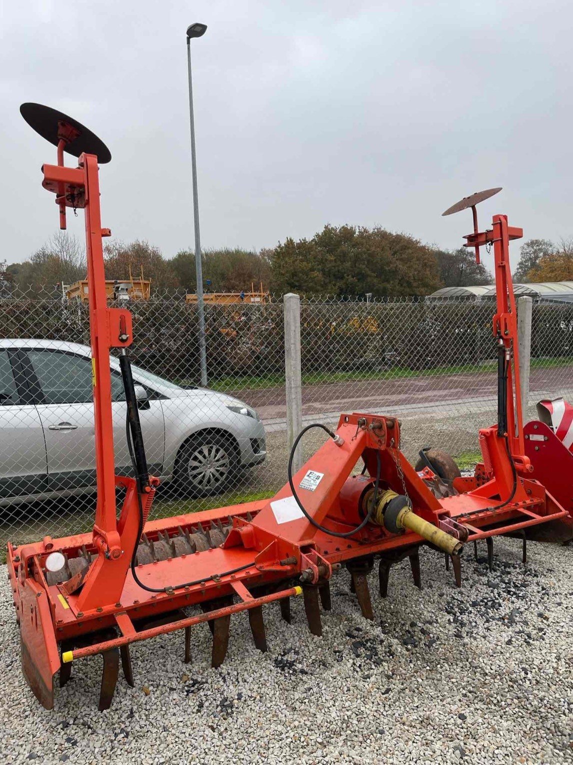 Kreiselegge tip Kuhn Herse rotative HRB302 D Kuhn, Gebrauchtmaschine in SAINT CLAIR SUR ELLE (Poză 1)