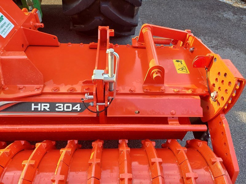 Kreiselegge des Typs Kuhn HR 304, Neumaschine in Lengnau (Bild 3)