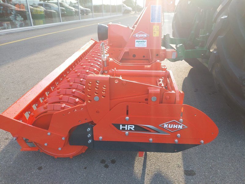 Kreiselegge des Typs Kuhn HR 304, Neumaschine in Lengnau (Bild 6)