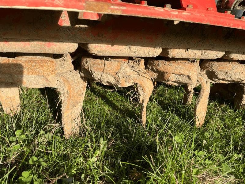 Kreiselegge typu Kuhn HR 4004 D, Gebrauchtmaschine v SAINT-GERMAIN DU PUY (Obrázek 6)