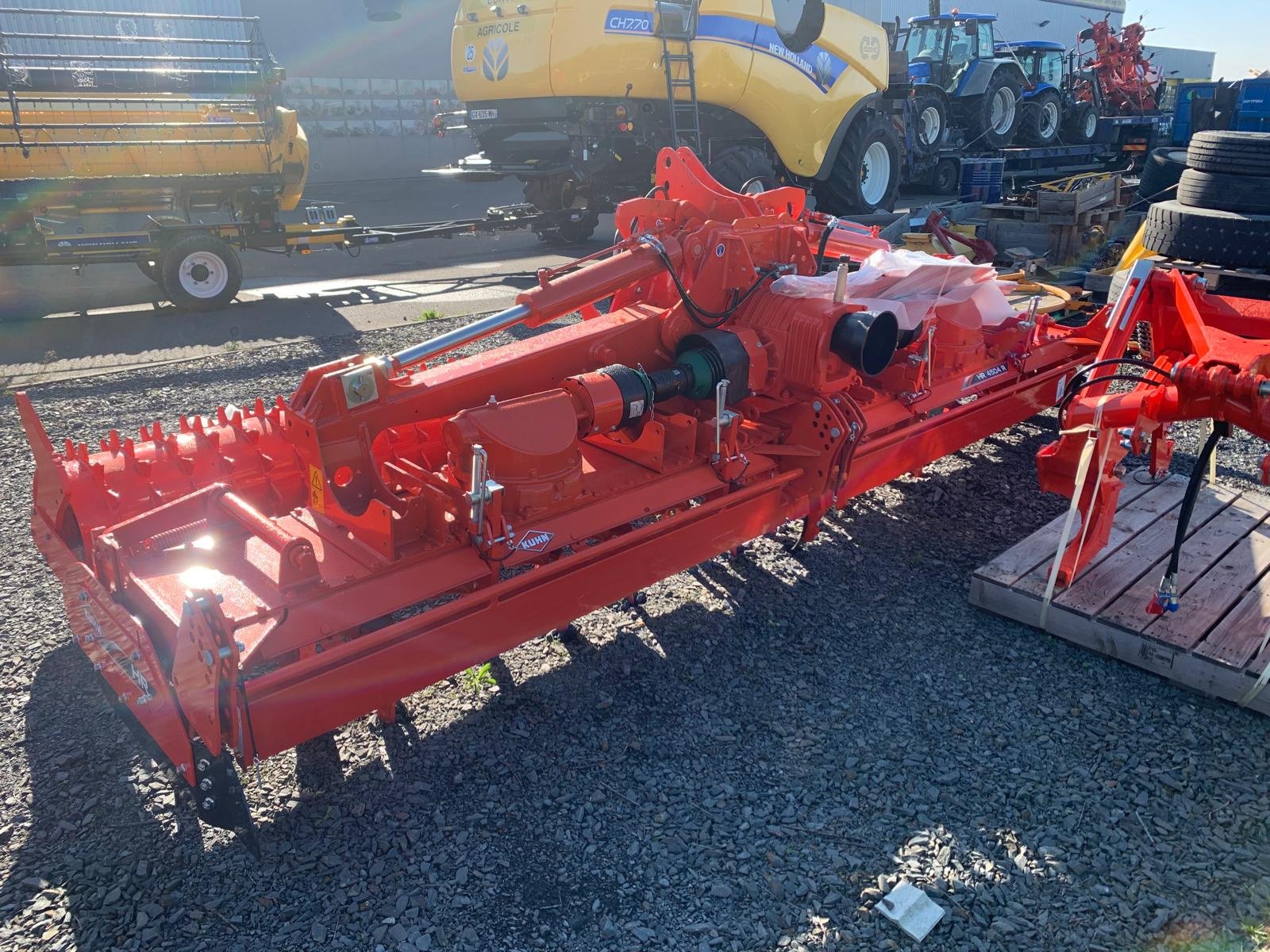 Kreiselegge of the type Kuhn HR 4504 DRC, Gebrauchtmaschine in CONDE SUR VIRE (Picture 1)