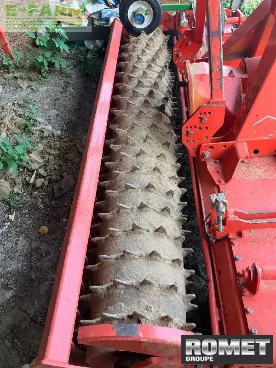 Kreiselegge du type Kuhn hr304, Gebrauchtmaschine en GENNES-SUR-GLAIZE (Photo 1)