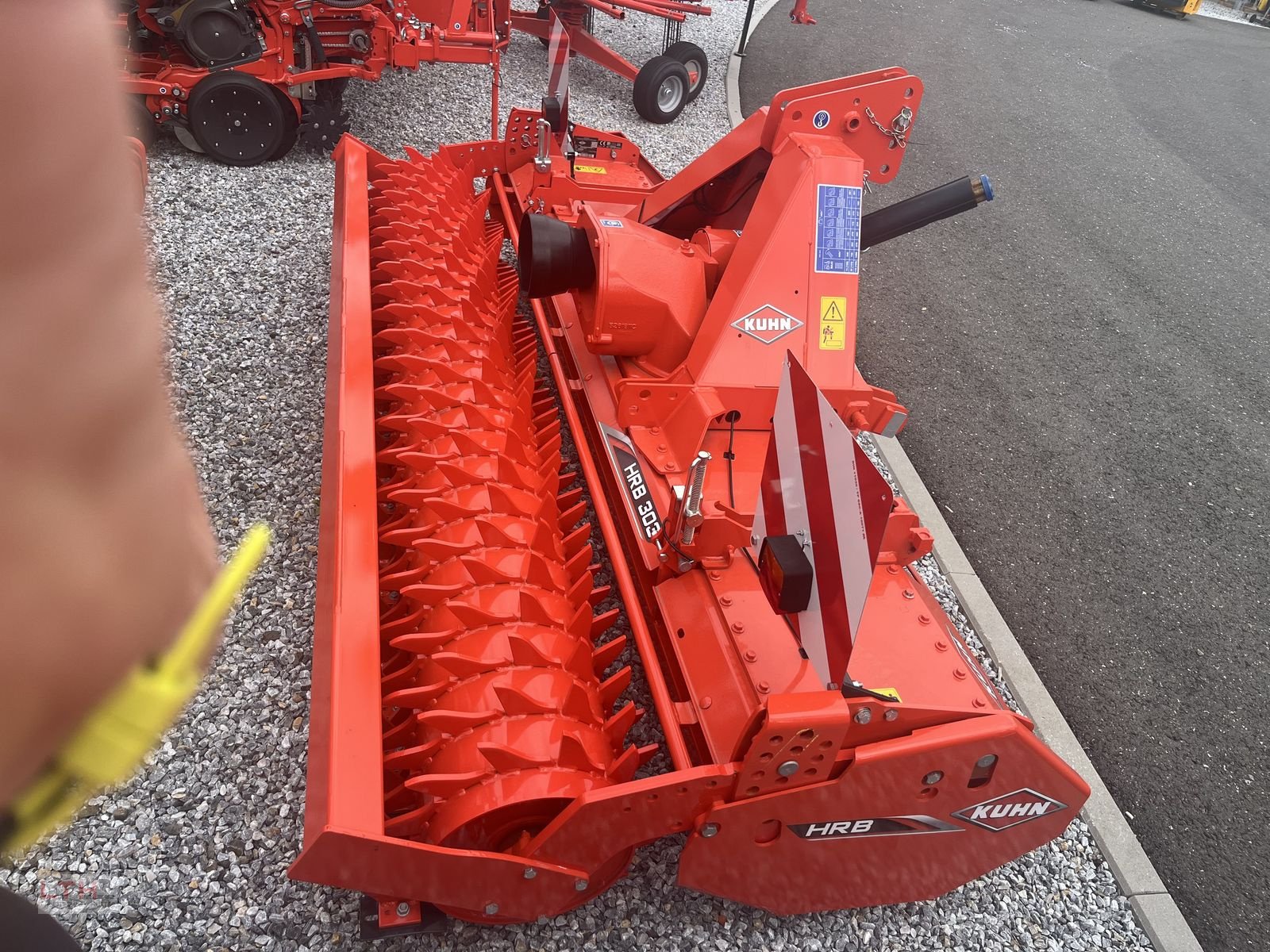 Kreiselegge of the type Kuhn HRB 303 D, Neumaschine in Gnas (Picture 3)