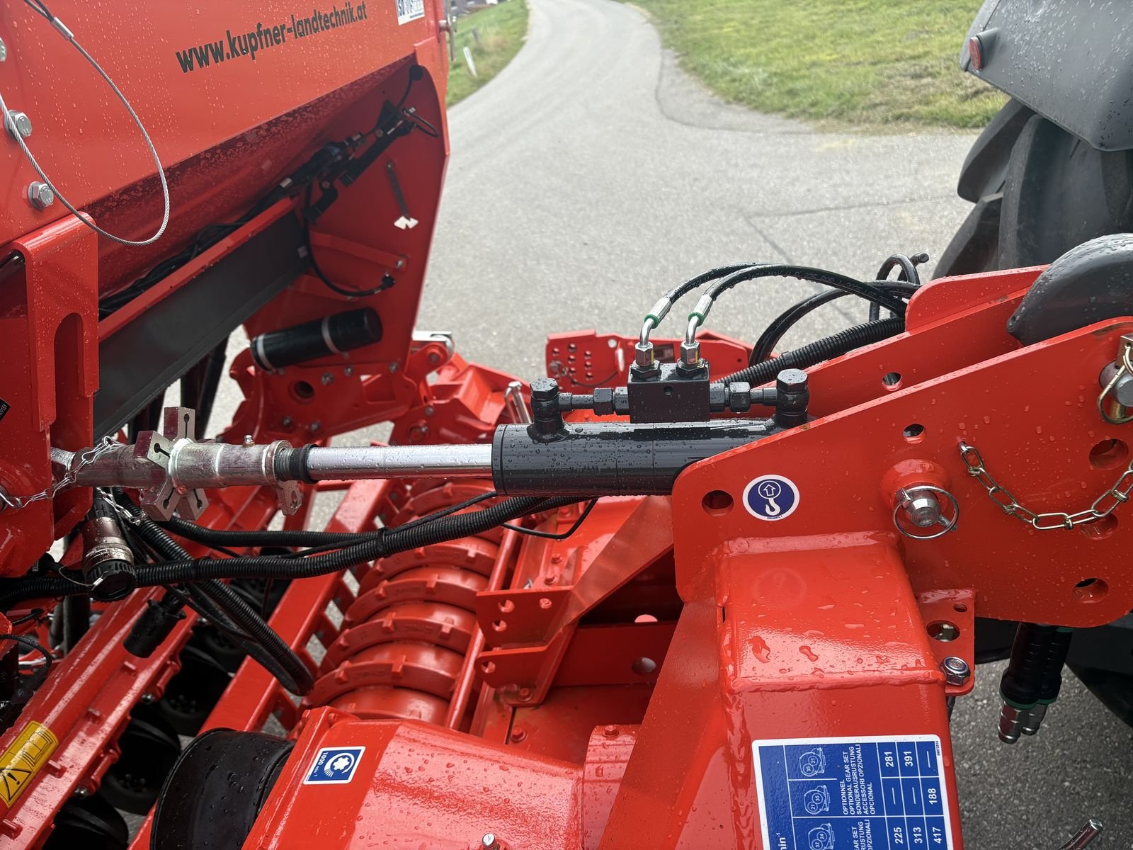 Kreiselegge of the type Kuhn HRB 303, Neumaschine in Pischelsdorf am Engelbach (Picture 5)