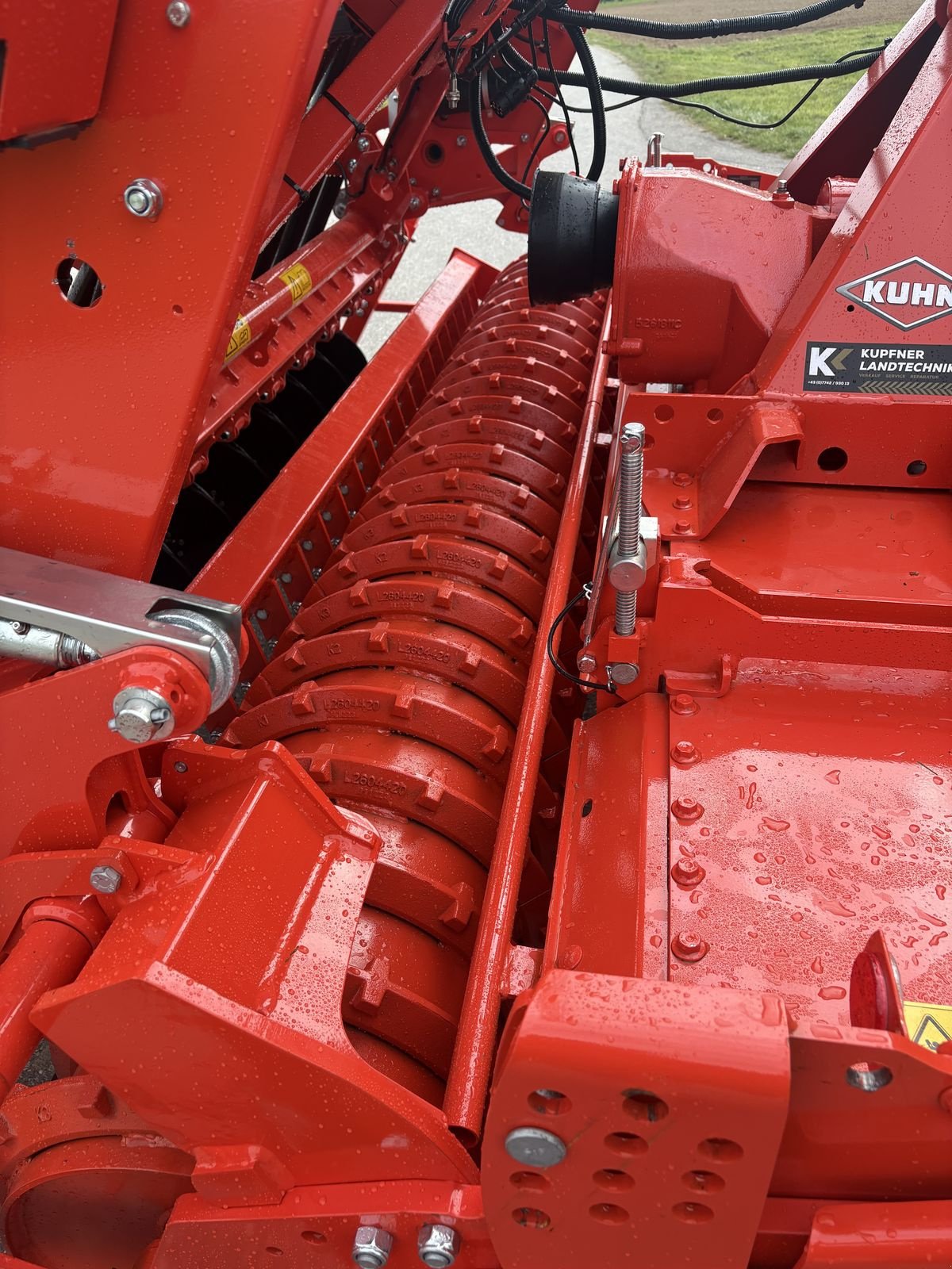 Kreiselegge of the type Kuhn HRB 303, Neumaschine in Pischelsdorf am Engelbach (Picture 4)