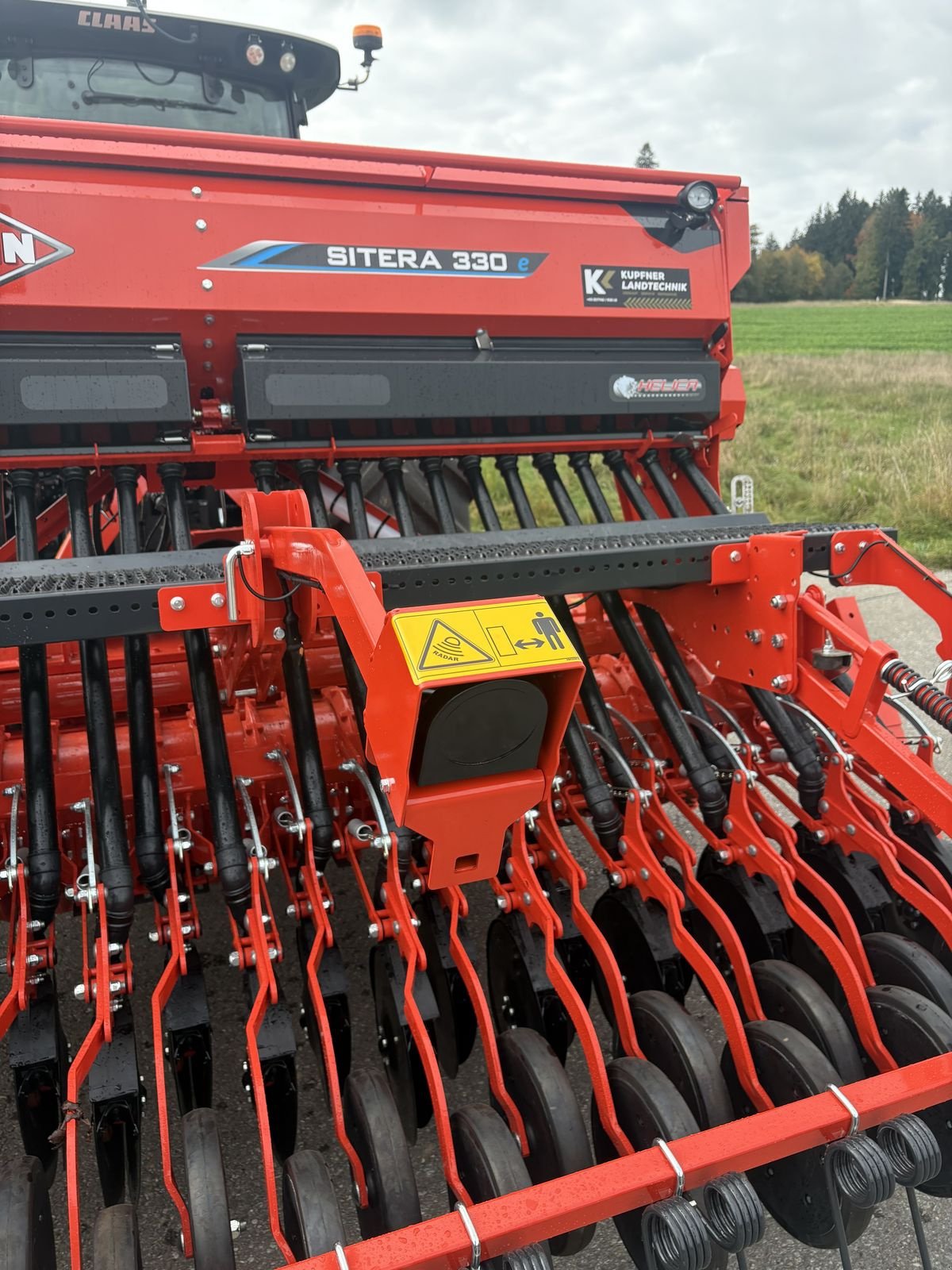 Kreiselegge of the type Kuhn HRB 303, Neumaschine in Pischelsdorf am Engelbach (Picture 6)