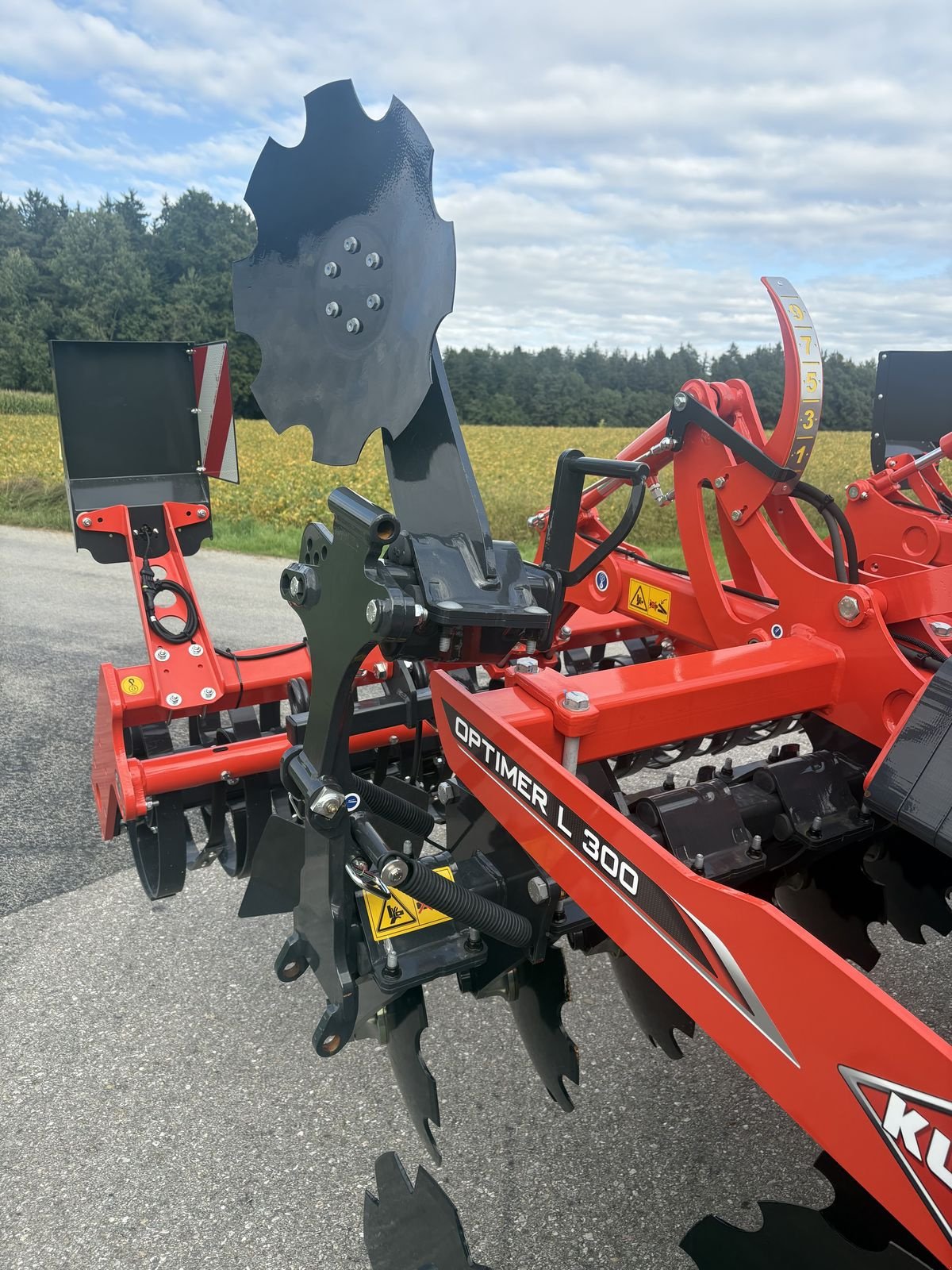 Kreiselegge des Typs Kuhn Optimer L 300, Neumaschine in Pischelsdorf am Engelbach (Bild 4)