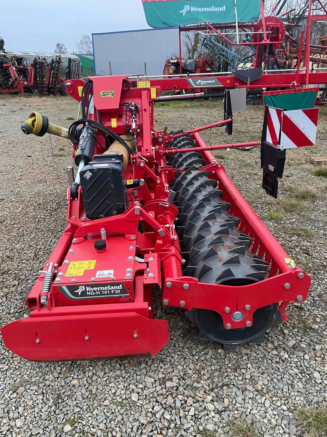 Kreiselegge от тип Kverneland Herse rotative FOLD ADVANCE 4.5M Kverneland, Gebrauchtmaschine в SAINT CLAIR SUR ELLE (Снимка 9)