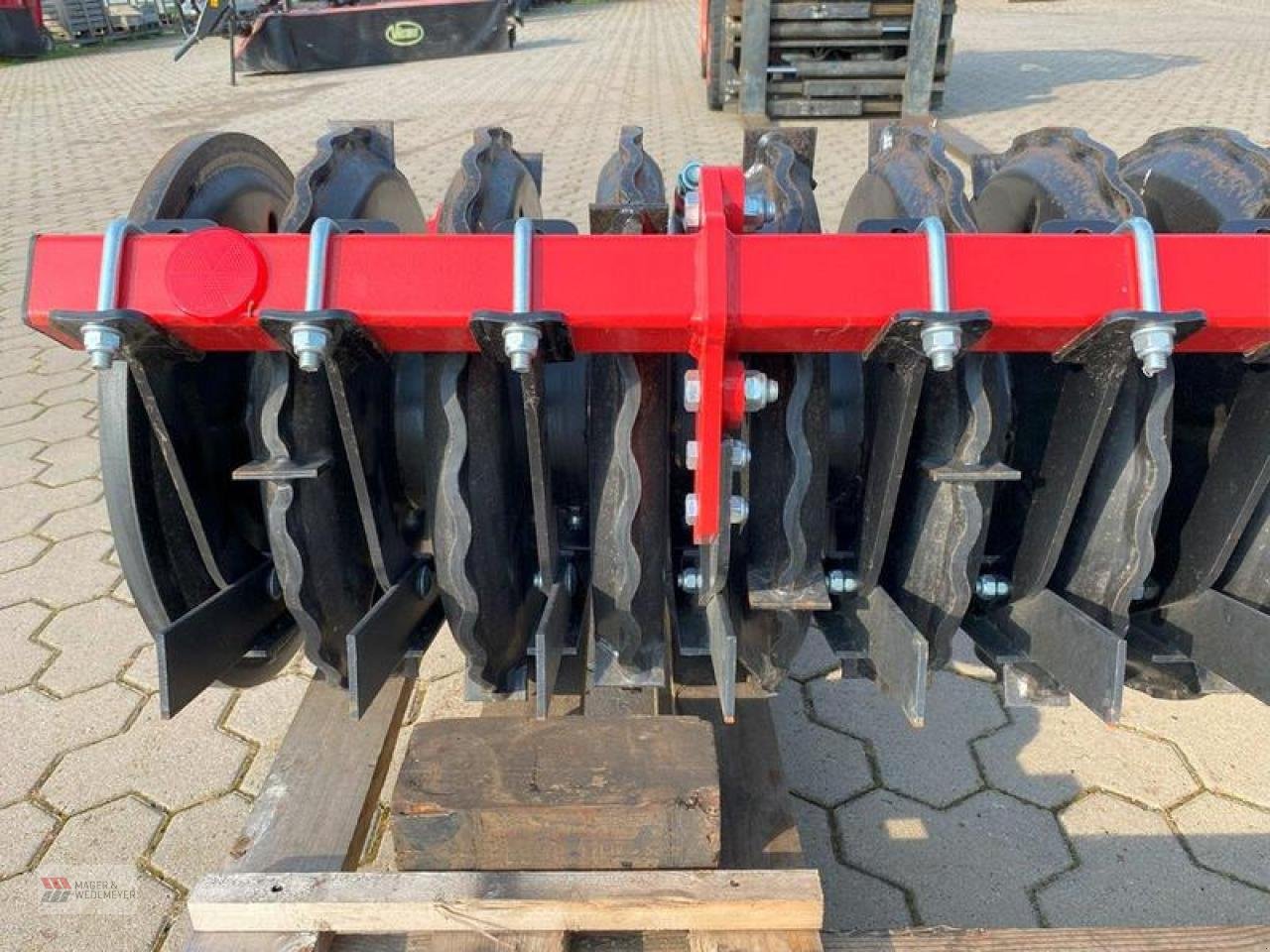 Kreiselegge des Typs Kverneland KERNER CRACKERWALZE ZUR NGH-SERIE, Neumaschine in Oyten (Bild 8)