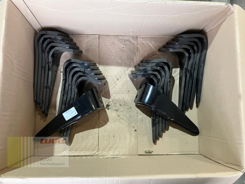 Kreiselegge des Typs Kverneland MAE030146 + MAE040146 Kreiseleggenzinken, Neumaschine in Schwend