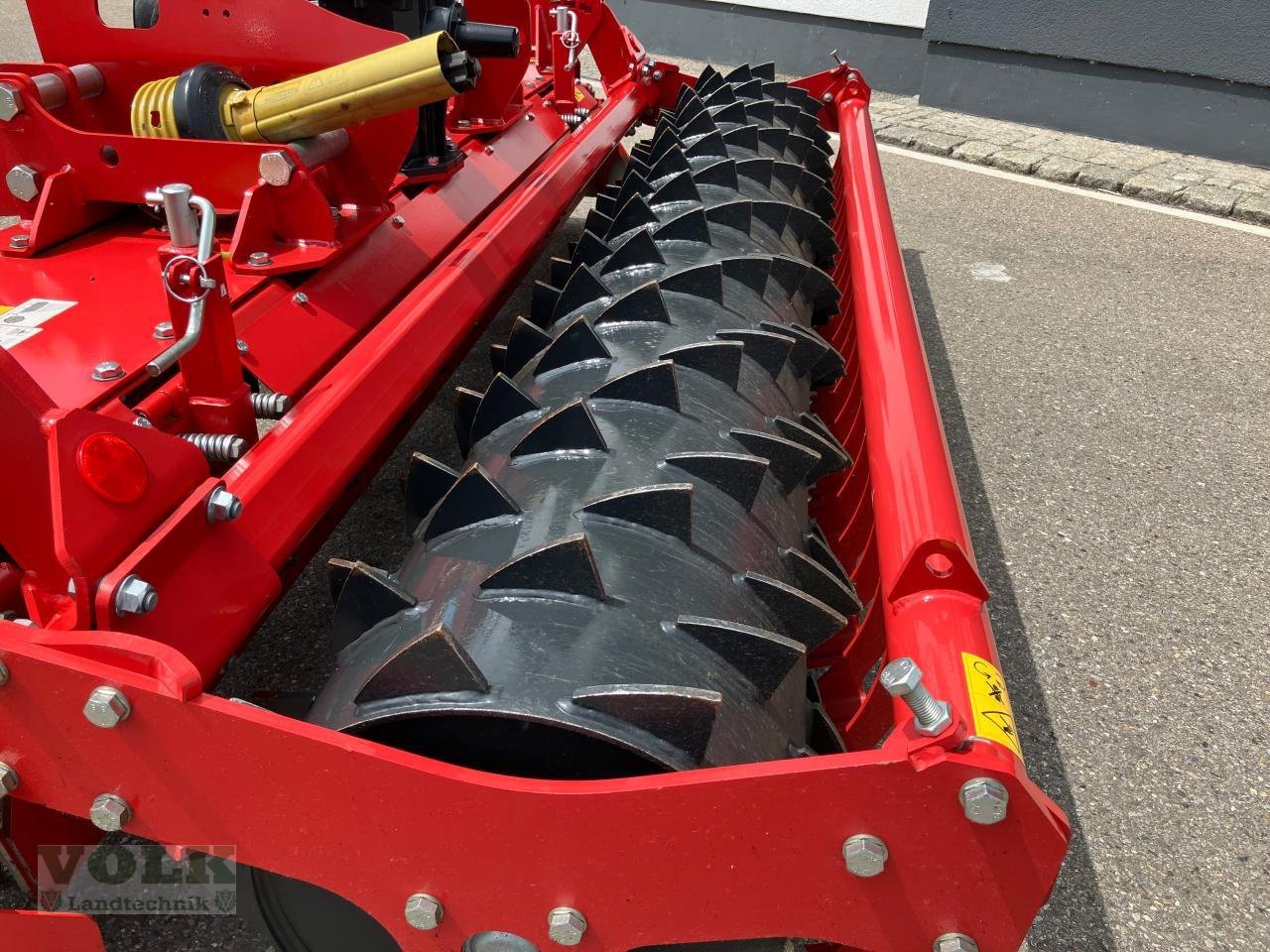 Kreiselegge of the type Kverneland NG 301 H, Neumaschine in Friedberg-Derching (Picture 5)