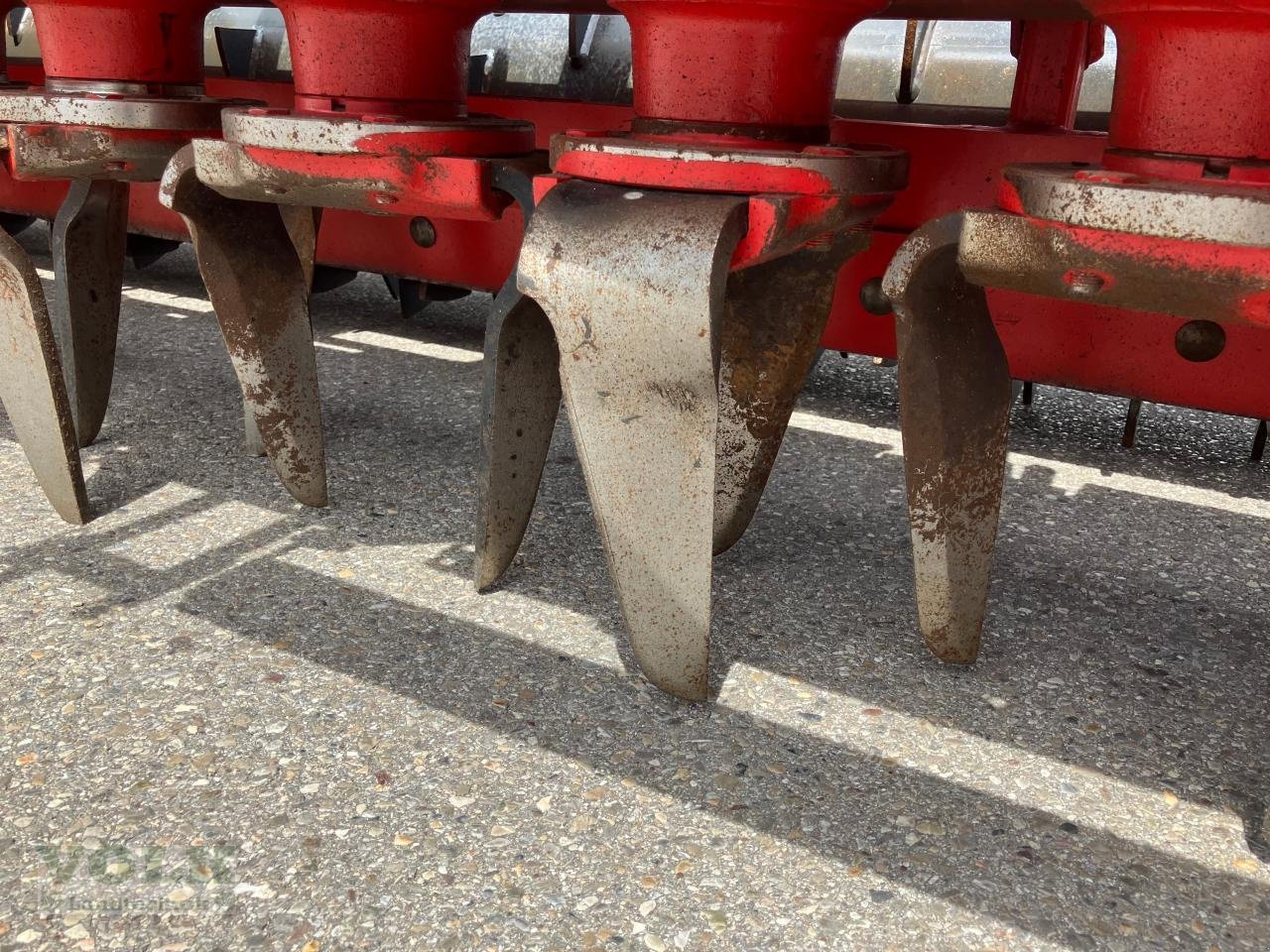 Kreiselegge of the type Kverneland NG 301 H, Neumaschine in Friedberg-Derching (Picture 7)