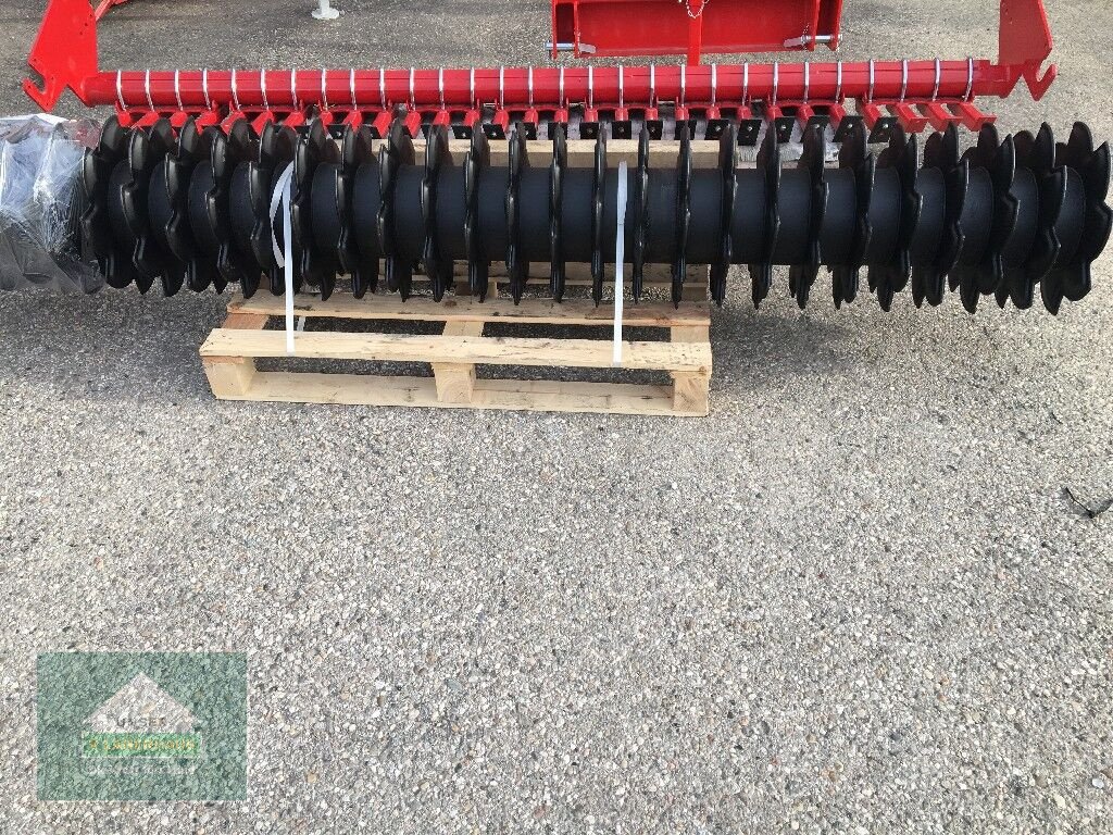 Kreiselegge of the type Lely Sternpakerwalze 3M, Neumaschine in Enns (Picture 2)