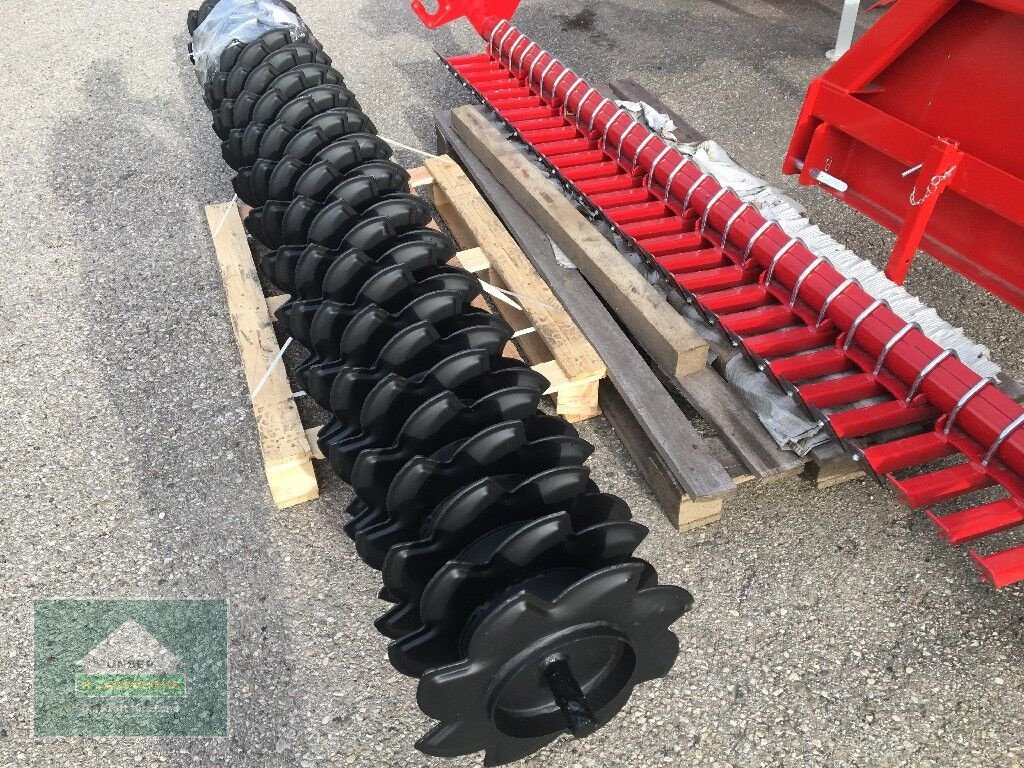 Kreiselegge of the type Lely Sternpakerwalze 3M, Neumaschine in Enns (Picture 3)