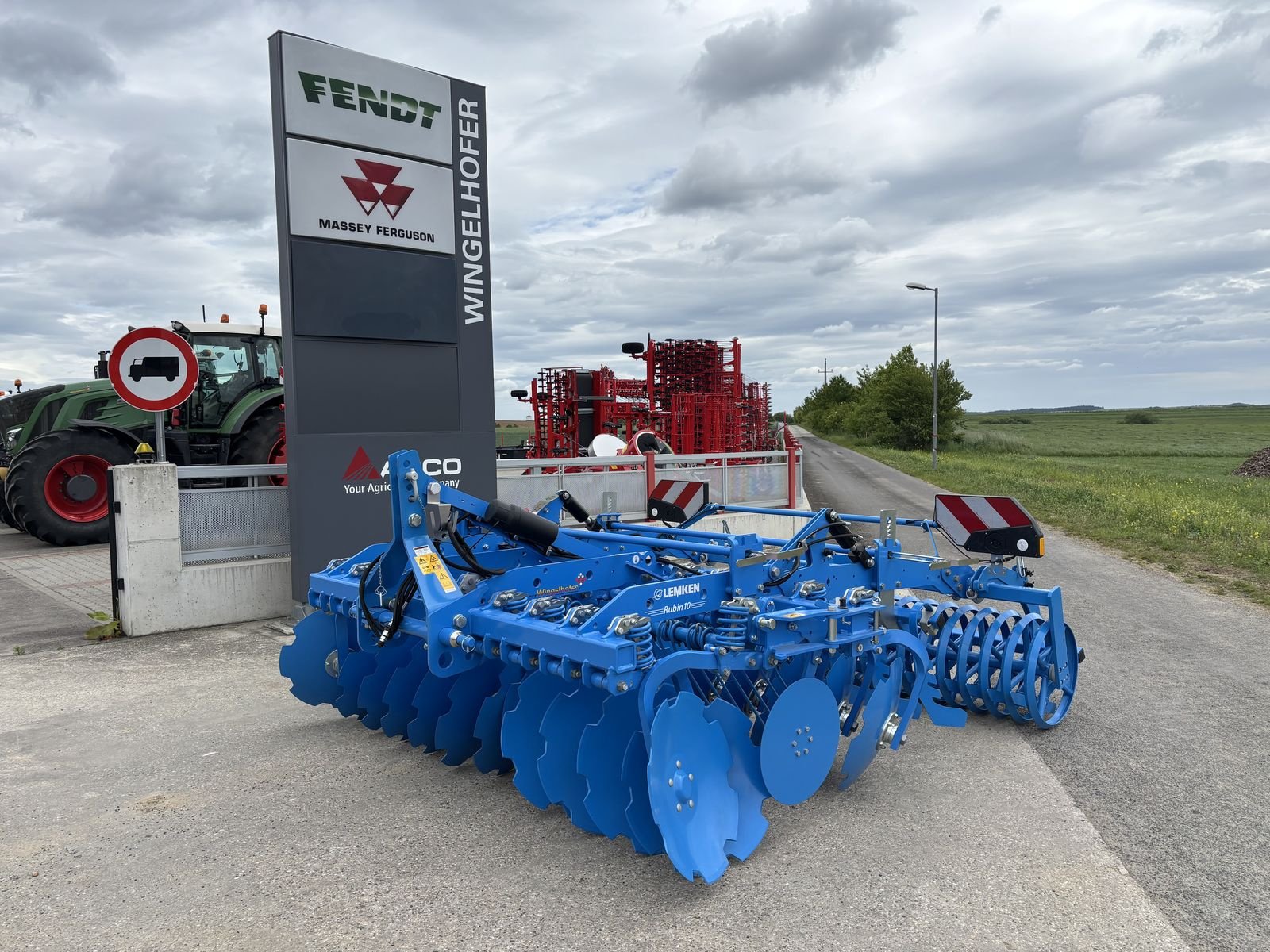 Kreiselegge of the type Lemken Rubin10 MR/300, Neumaschine in Starrein (Picture 1)