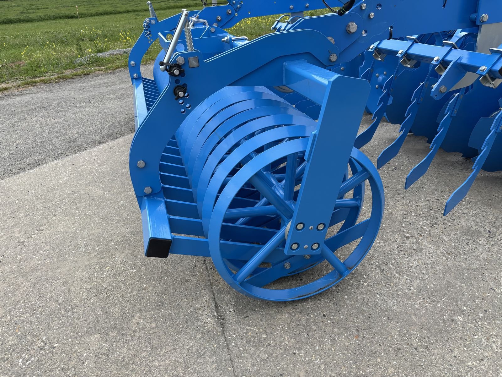 Kreiselegge of the type Lemken Rubin10 MR/300, Neumaschine in Starrein (Picture 9)