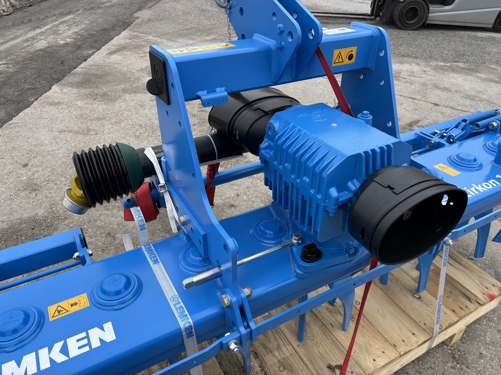 Kreiselegge tipa Lemken Zirkon 12/300, Neumaschine u Starrein (Slika 12)