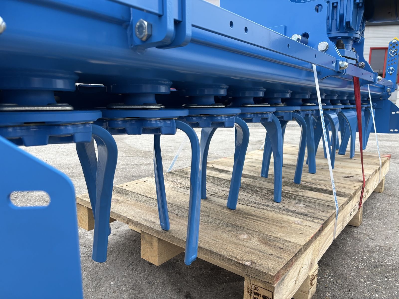 Kreiselegge tipa Lemken Zirkon 12/300, Neumaschine u Starrein (Slika 10)