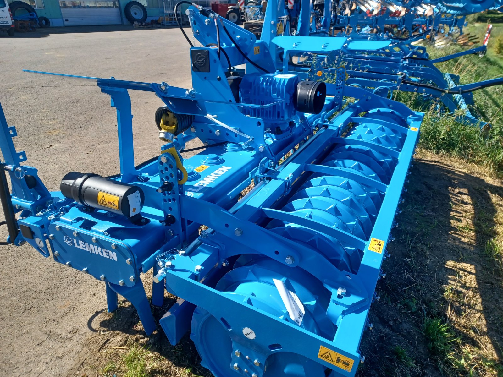 Kreiselegge des Typs Lemken Zirkon 12/300, Neumaschine in Uffenheim (Bild 1)