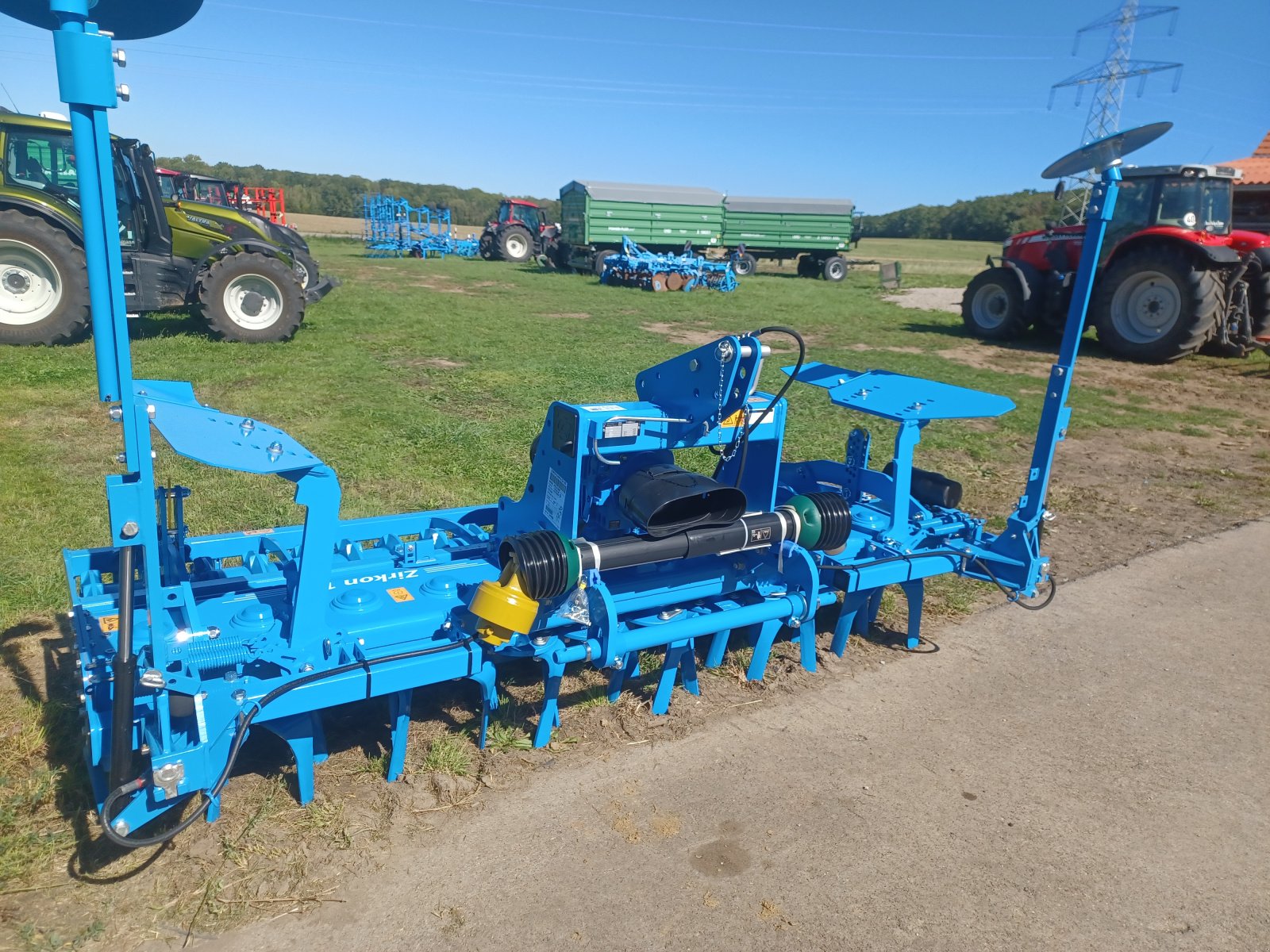 Kreiselegge des Typs Lemken Zirkon 12/300, Neumaschine in Uffenheim (Bild 2)