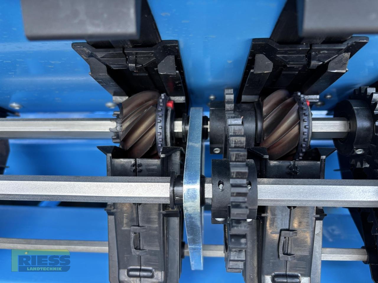 Kreiselegge of the type Lemken ZIRKON 8/300 + Saphir 10 ISOBUS, Gebrauchtmaschine in Homberg/Ohm - Maulbach (Picture 16)