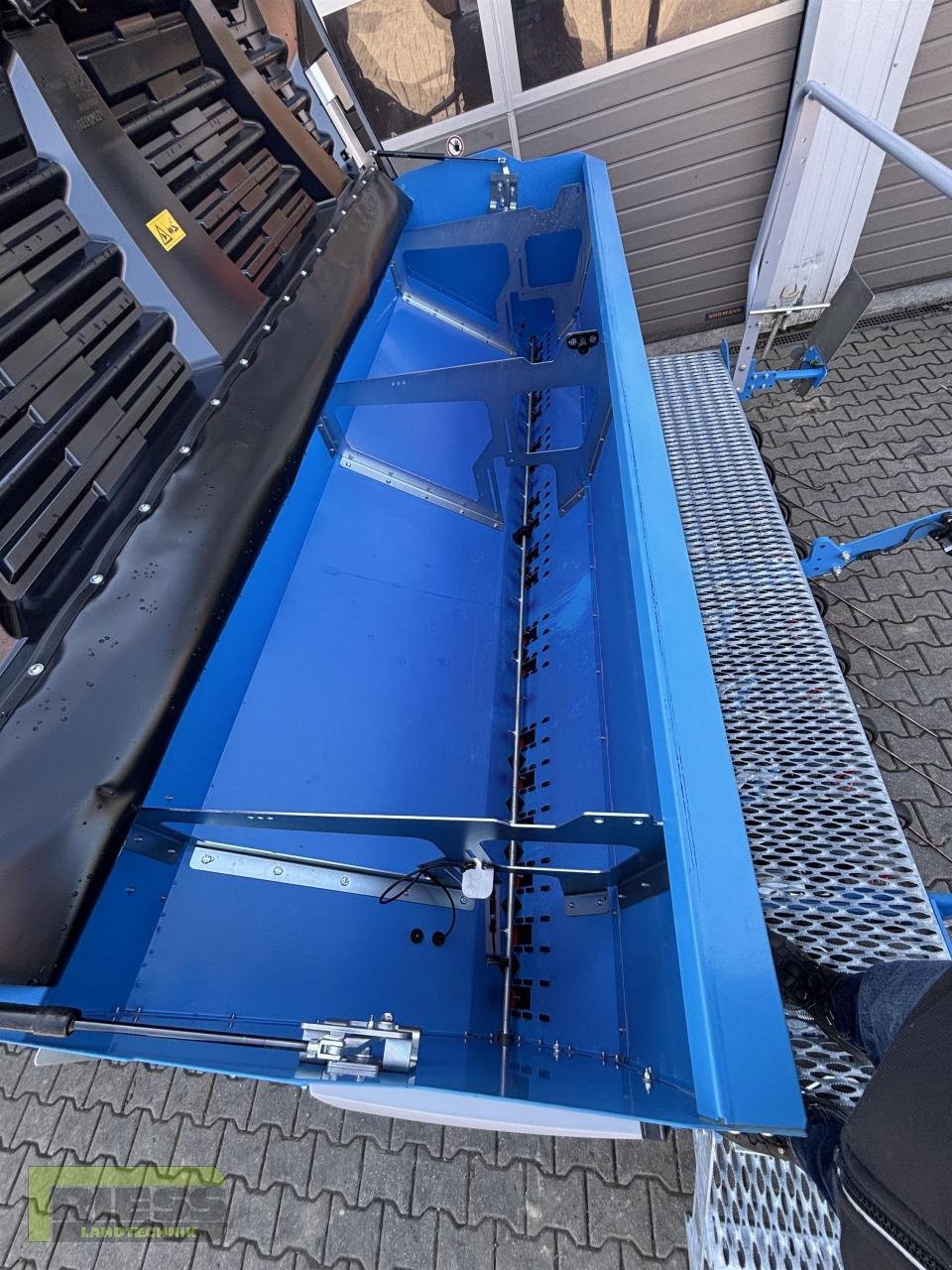 Kreiselegge typu Lemken ZIRKON 8/300 + Saphir 10 ISOBUS, Gebrauchtmaschine v Homberg/Ohm - Maulbach (Obrázek 10)