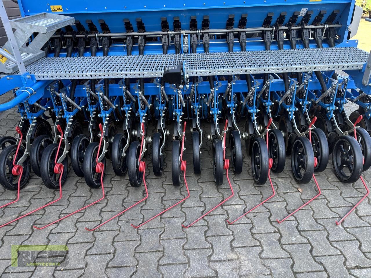 Kreiselegge typu Lemken ZIRKON 8/300 + Saphir 10 ISOBUS, Gebrauchtmaschine v Homberg/Ohm - Maulbach (Obrázek 22)