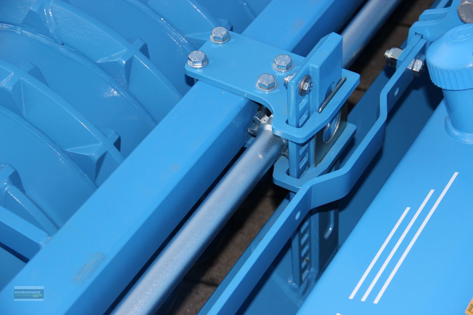 Kreiselegge of the type Lemken Zirkon 8/300 TPW, Neumaschine in Aurolzmünster (Picture 17)