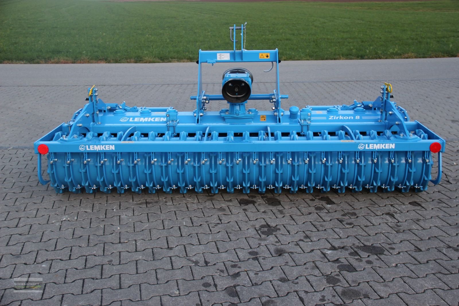 Kreiselegge of the type Lemken Zirkon 8/300 TPW, Neumaschine in Aurolzmünster (Picture 15)