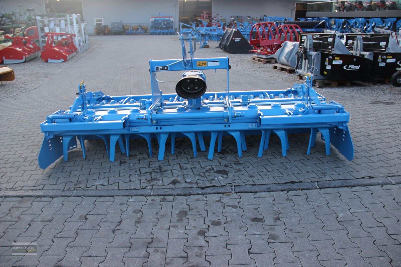 Kreiselegge of the type Lemken Zirkon 8/300 TPW, Neumaschine in Aurolzmünster (Picture 10)