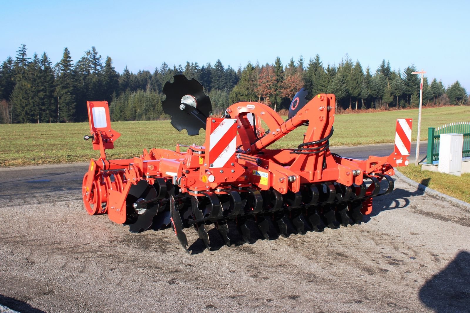 Kreiselegge des Typs Maschio Ufo 300, Neumaschine in Neukirchen am Walde  (Bild 2)