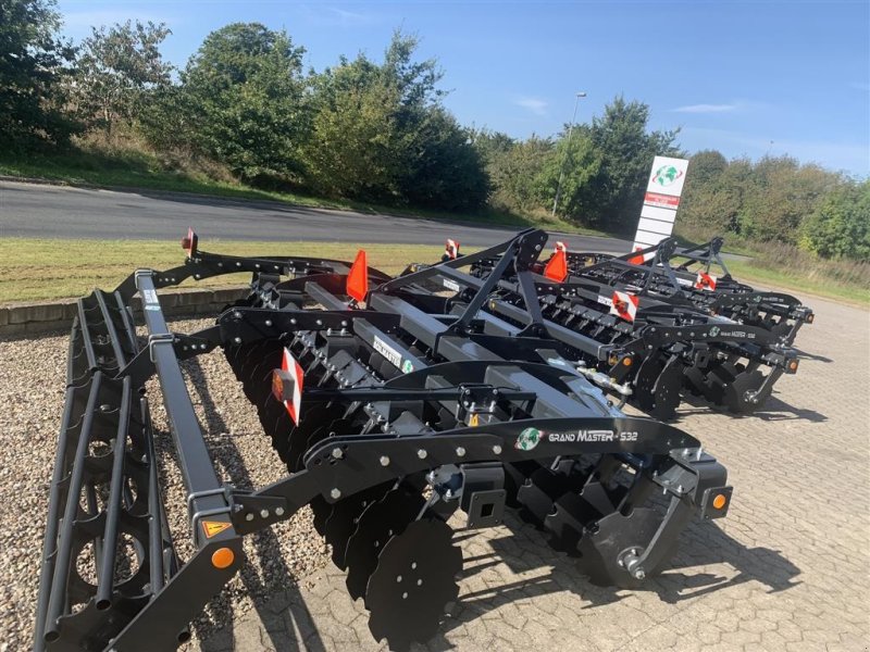 Kreiselegge des Typs Master 4 meter Multi Disc - Model Grand Master, Gebrauchtmaschine in Ringe (Bild 1)