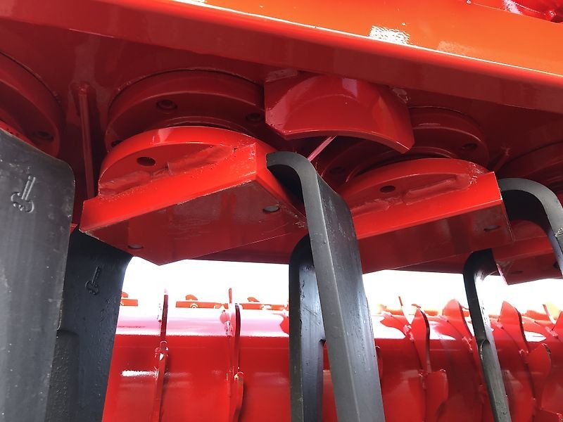 Kreiselegge Türe ait Minos Agri Kreiselegge Wein,-Obstbau M-DRAM-1750-AM mit Packerwalze, Neumaschine içinde Münstermaifeld (resim 11)