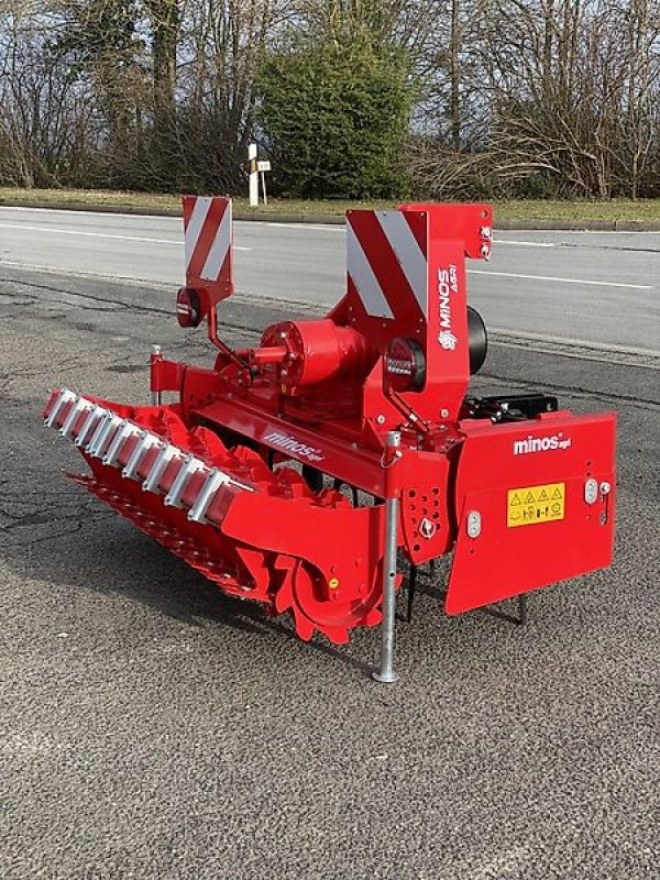 Kreiselegge des Typs Minos Agri Kreiselegge Wein,- und Obstbau M-DRAM-1500-AM mit Packerwalze, Neumaschine in Münstermaifeld (Bild 17)