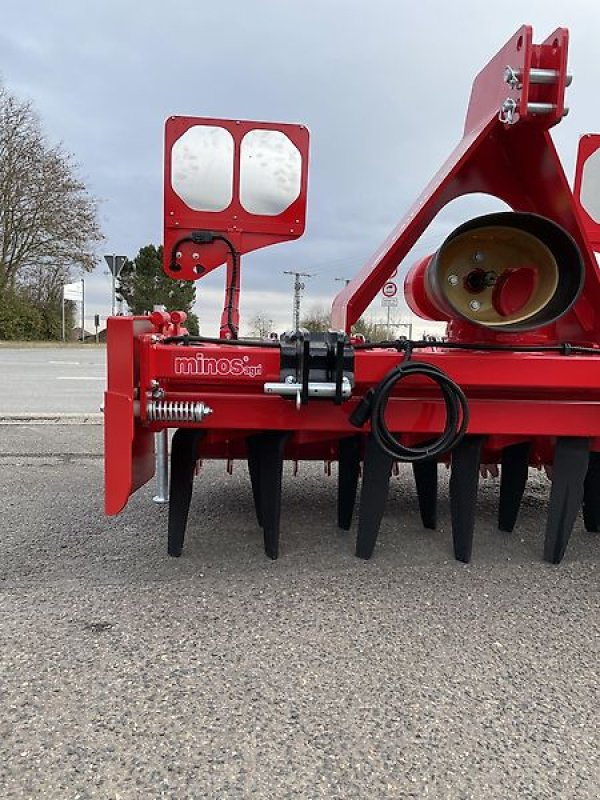 Kreiselegge des Typs Minos Agri Kreiselegge Wein,- und Obstbau M-DRAM-1500-AM mit Packerwalze, Neumaschine in Münstermaifeld (Bild 5)