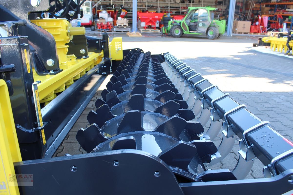 Kreiselegge of the type Moreni Kronos 3000 bis 260 PS-NEU, Neumaschine in Eberschwang (Picture 14)