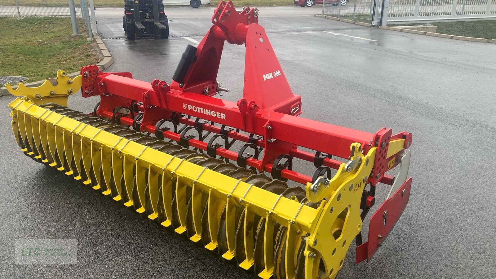 Kreiselegge des Typs Pöttinger Fox 300, Gebrauchtmaschine in Eggendorf (Bild 3)