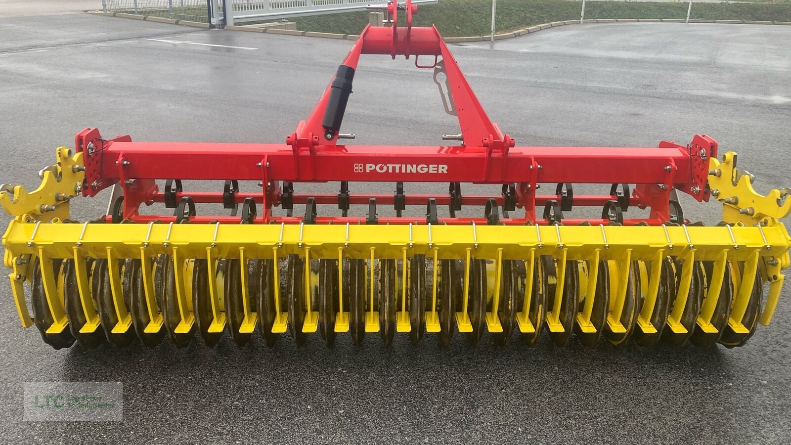 Kreiselegge des Typs Pöttinger Fox 300, Gebrauchtmaschine in Eggendorf (Bild 8)