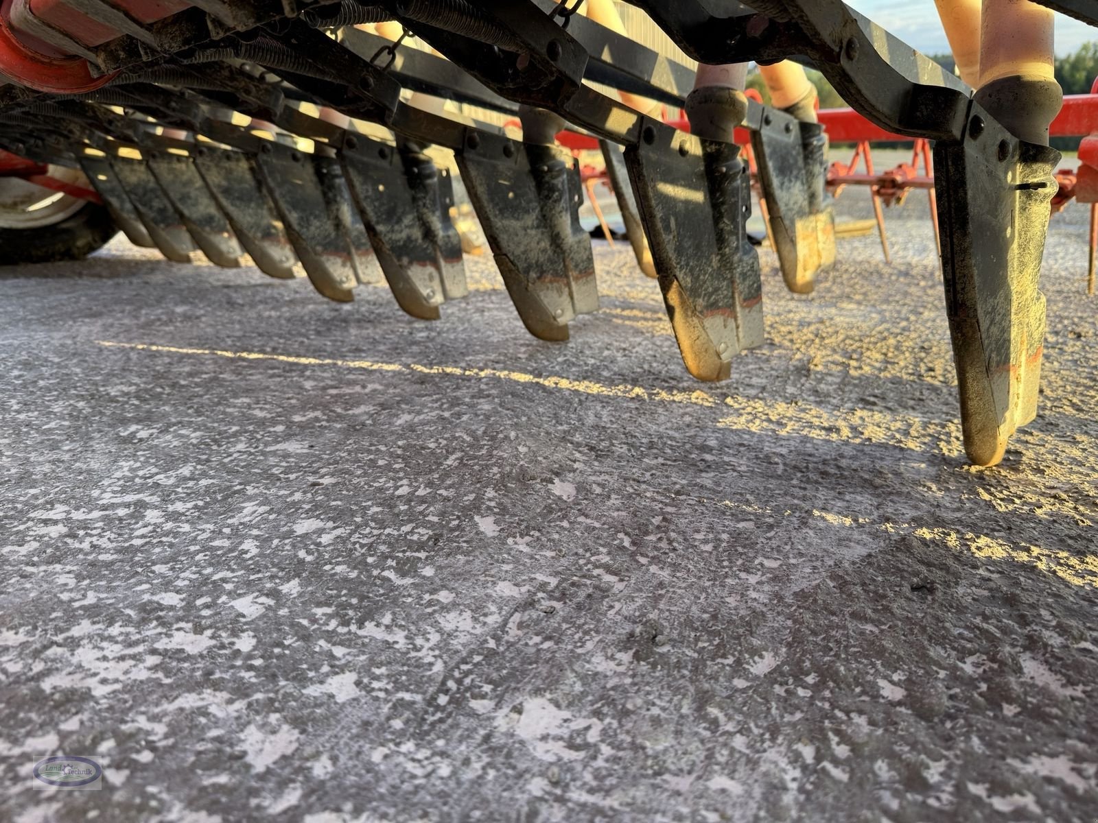 Kreiselegge des Typs Pöttinger Lion  300, Gebrauchtmaschine in Münzkirchen (Bild 12)