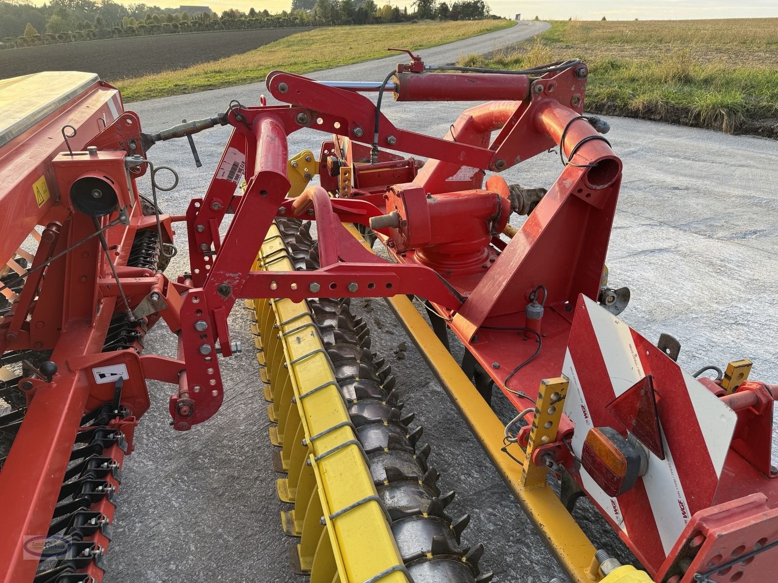 Kreiselegge des Typs Pöttinger Lion  300, Gebrauchtmaschine in Münzkirchen (Bild 16)