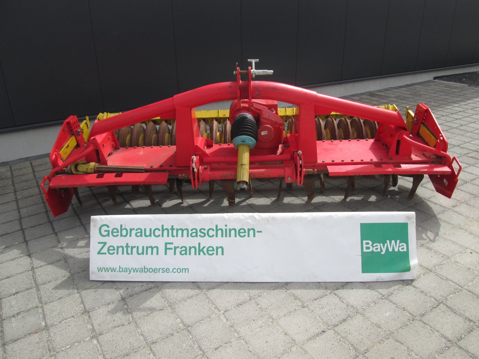 Kreiselegge des Typs Pöttinger Lion 3001, Gebrauchtmaschine in Wülfershausen an der Saale (Bild 1)