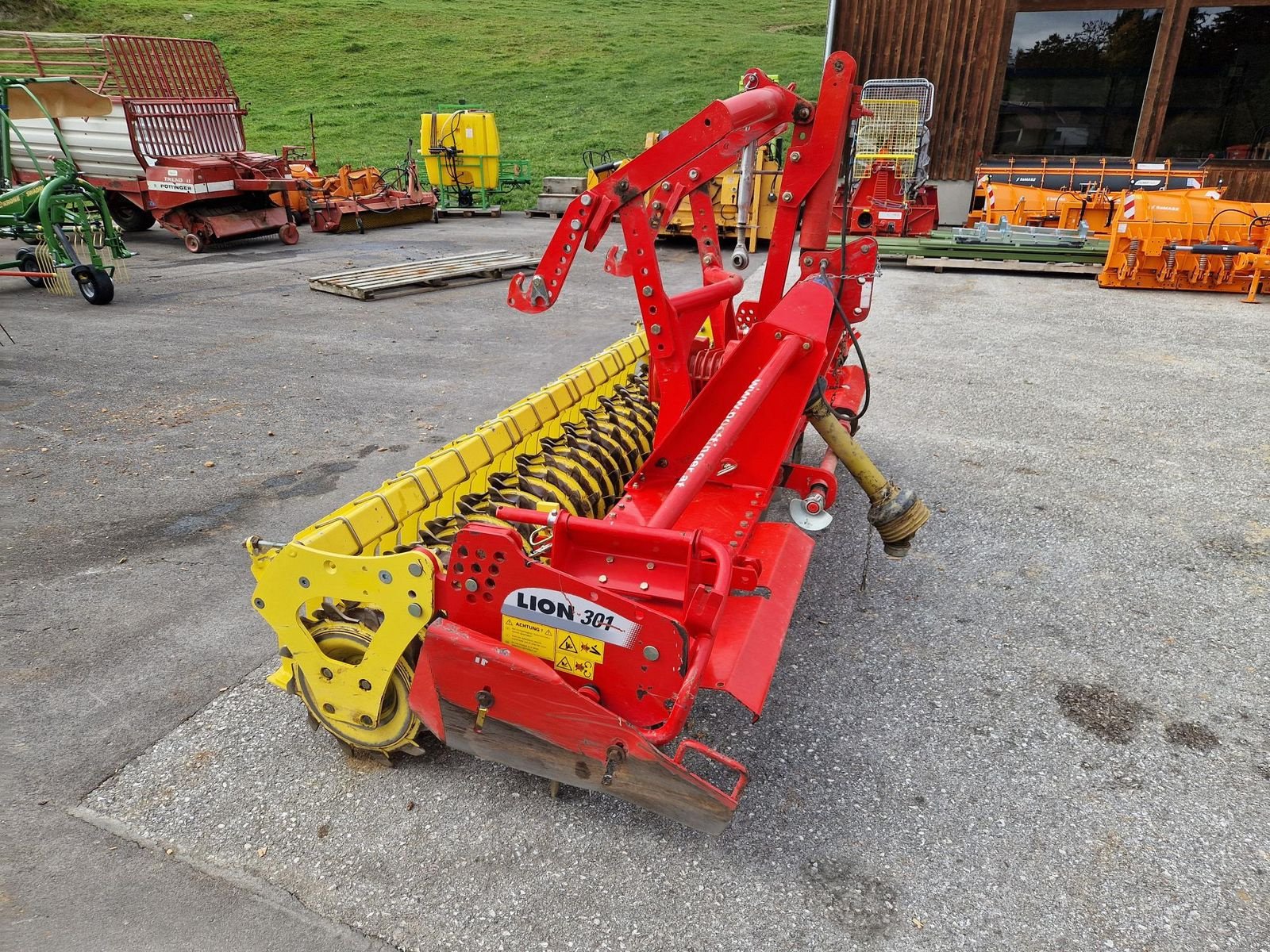 Kreiselegge des Typs Pöttinger LION  301, Gebrauchtmaschine in Grünbach (Bild 3)