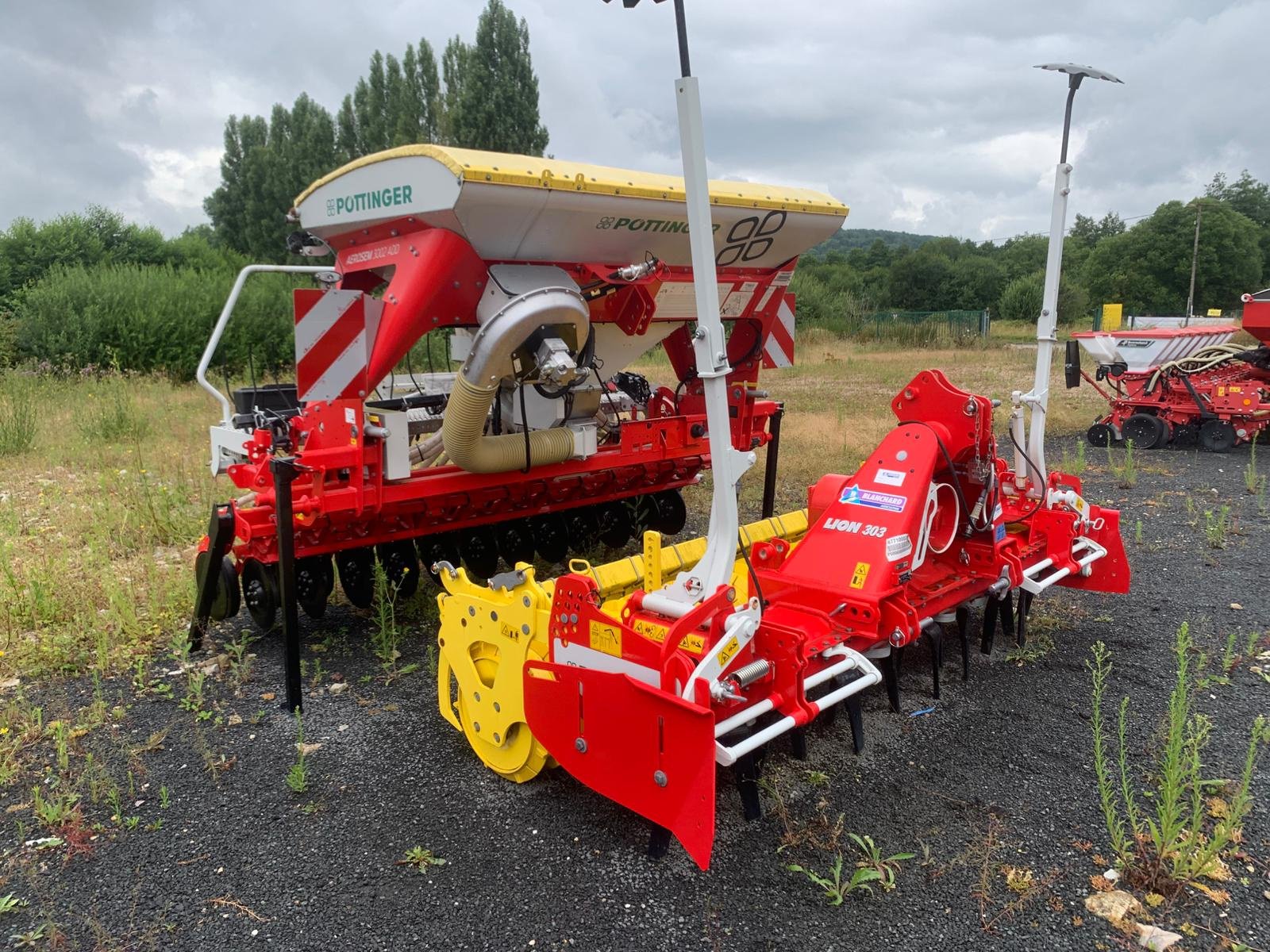 Kreiselegge tip Pöttinger LION 303, Gebrauchtmaschine in TREMEUR (Poză 1)