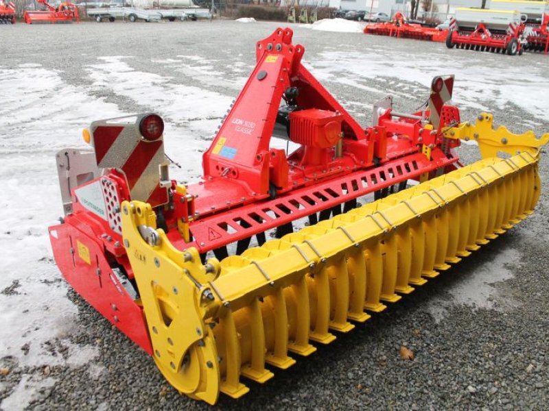 Kreiselegge des Typs Pöttinger LION 3030 CLASSIC, Neumaschine in Straubing (Bild 1)