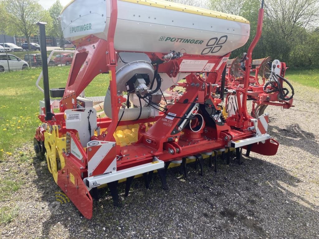 Kreiselegge des Typs Pöttinger LION 3030 MASTER, Neumaschine in Sörup (Bild 3)