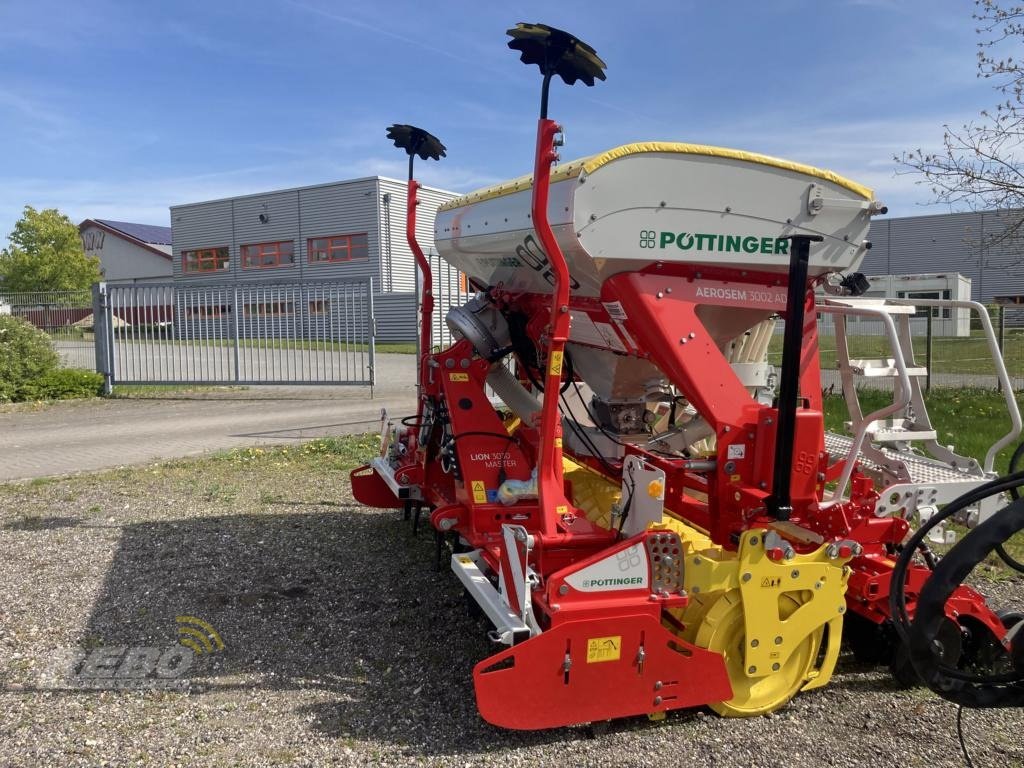 Kreiselegge des Typs Pöttinger LION 3030 MASTER, Neumaschine in Sörup (Bild 1)