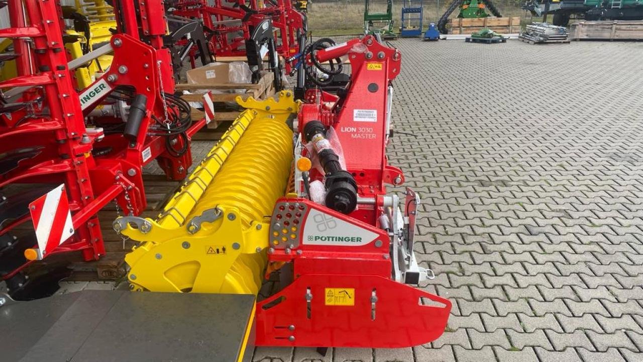 Kreiselegge del tipo Pöttinger LION 3030 MASTER, Neumaschine In Zweibrücken (Immagine 3)